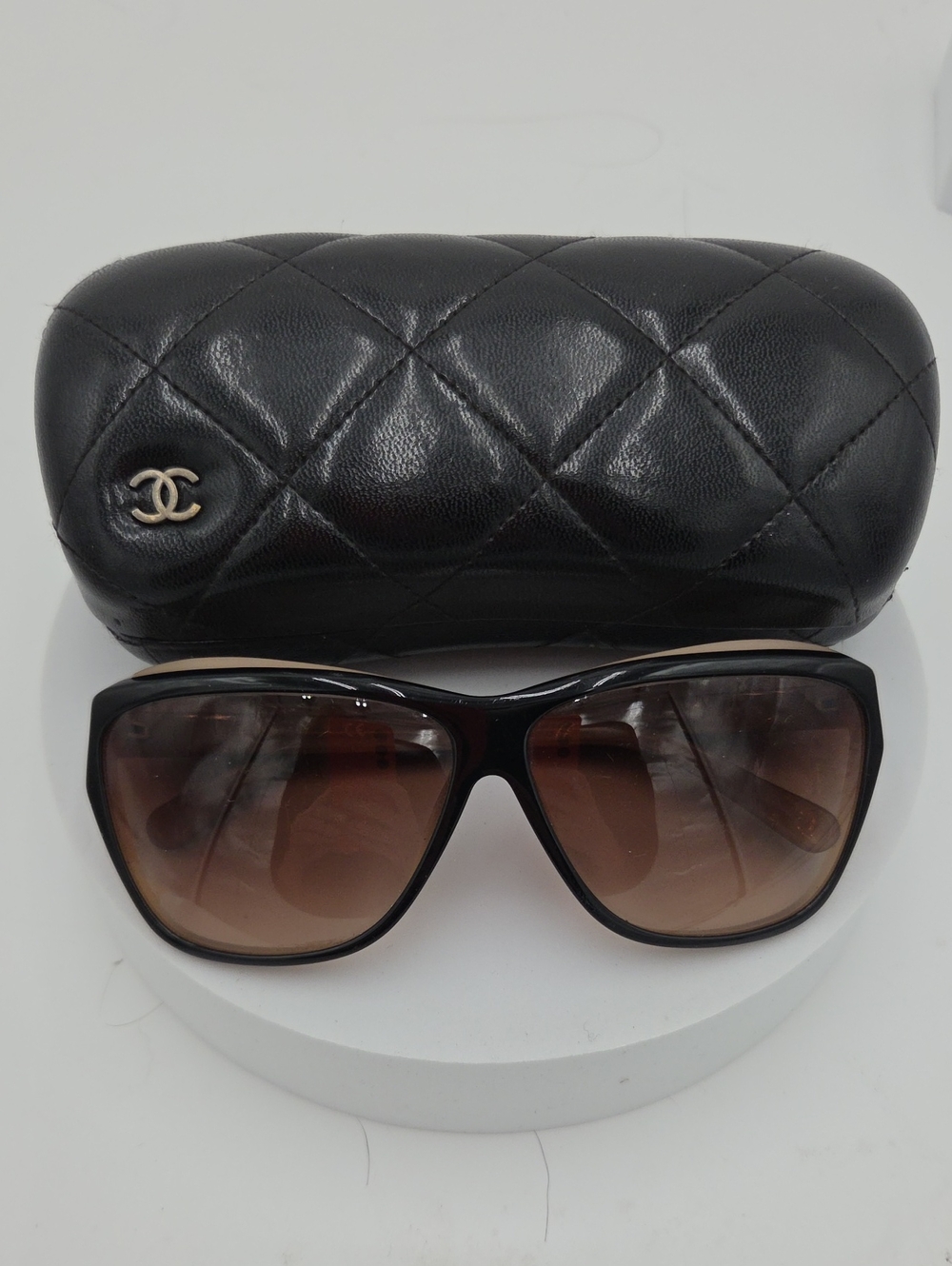 CHANEL 5153 Sunglasses with Brown Gradient Lenses